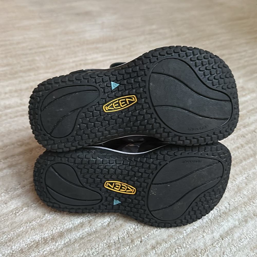 KEEN Stingray Water Shoes for Kids Black Camo Size 12 - Picture 16 of 16
